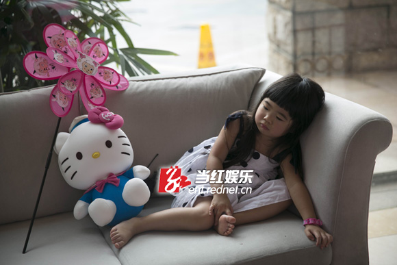 姐grace触电《不一样美男子》曹格现场执导银桑扣鼻屎的图片表情图片