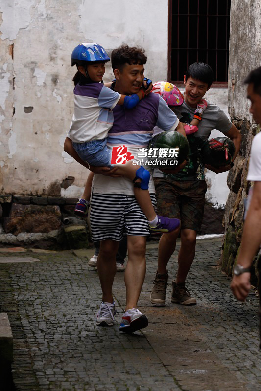 老爸们闯关接力
