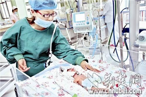 29岁女子6个月早产生750克男婴 获捐32万元(图)