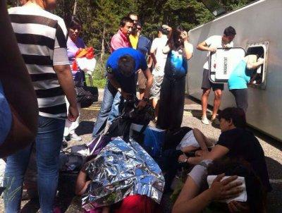 中国旅行团赴美国黄石公园途中翻车24人送医（图）