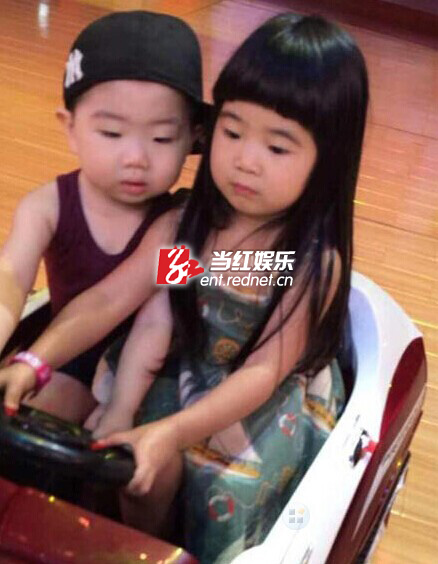 韩国丑萌小正太和曹格女儿姐姐