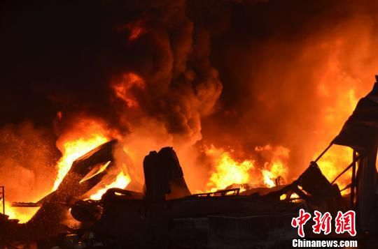 浙江一企业仓库40吨化学品多次爆炸致顶棚坍塌