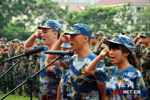 更难就业季中建五局做表率 2318名大学生入职