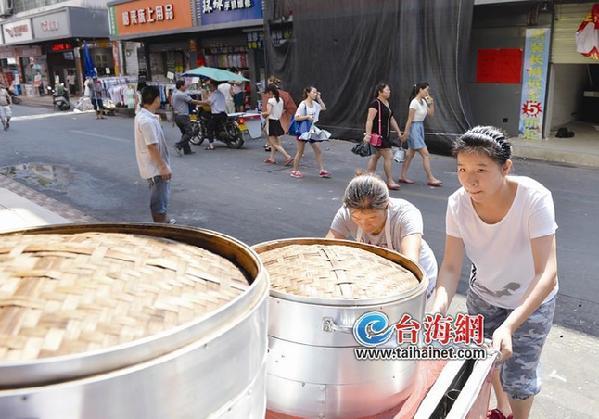 学霸高考621分引名校争抢 课余时帮父母卖包子