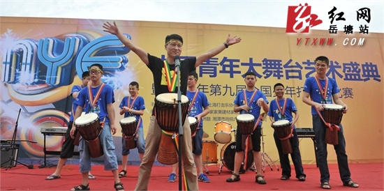  7位“特殊人群”亮瞎中国青年大舞台艺术盛典开幕式现场