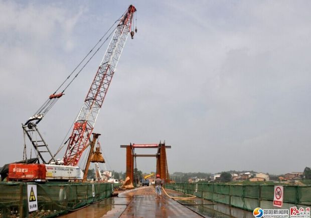 桂花大桥项目桥面施工现场
