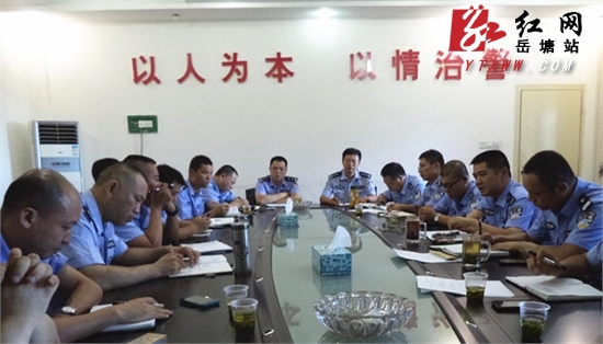 深刻吸取“7.10”事故教训 岳塘交警加强校（园）车监管