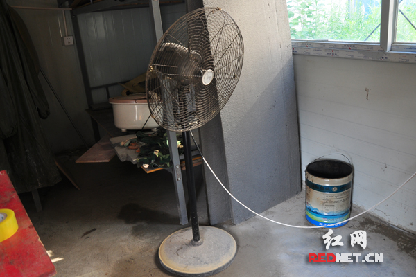 电风扇被老刘视为避暑“神器”。