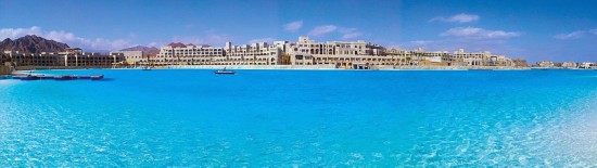 水晶湖公司在埃及旅游胜地沙姆沙伊赫(Sharm El Sheikh)打造占地12.5公顷的巨大潟湖,有望再创世界纪录。(沈姝华)