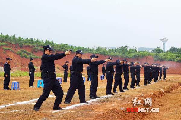 实弹射击训练