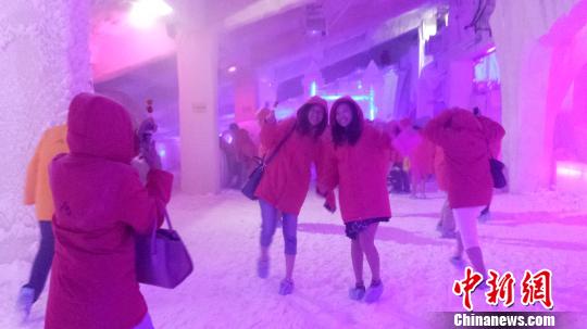 华南地区首个全年营运室内冰雪馆广西桂林开馆