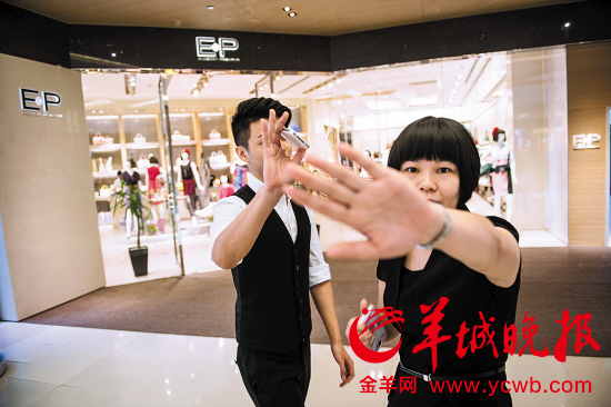 店长及员工拒绝采访并阻止拍照