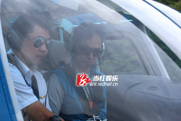 吴镇宇还原《冲上云霄》现场