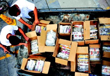 男子买车用18万余枚一毛硬币付款装满13个纸箱