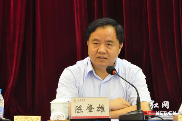 湖南省委常委、省政府常务副省长陈肇雄指出，大气污染治理是一项复杂的系统工程，需要多管齐下、综合施策。