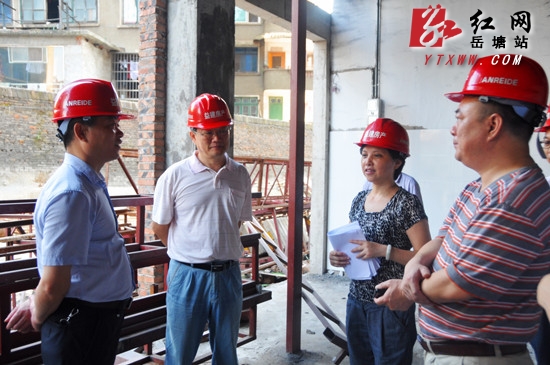 王永红带队调研江滨农贸市场建设进展情况