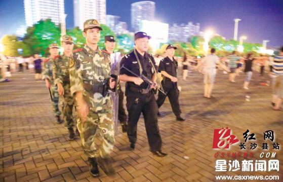 长沙县公安局巡警大队反恐中队和县武警中队昼