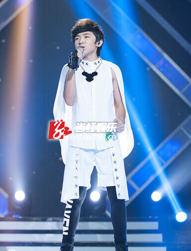 封迪唱歌资料图