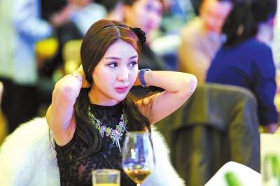 郭美美：很多人想不论花多少钱也要跟我睡一觉