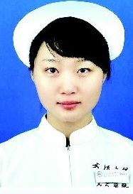图为：救人护士阳莉沙