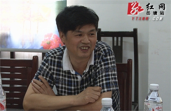 自我剖析敢亮丑 五里堆街道民主生活会“真枪实弹”