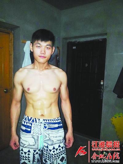 230斤90后小伙为参军苦练1年 减肥85斤变“男神”(图)