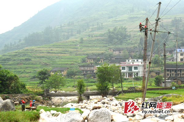 抢修施工现场。