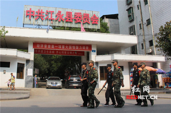 在重点单位附近进行巡逻。