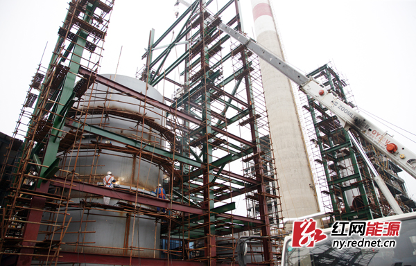 巴陵石化炼油装置烟气脱硫项目施工现场。
