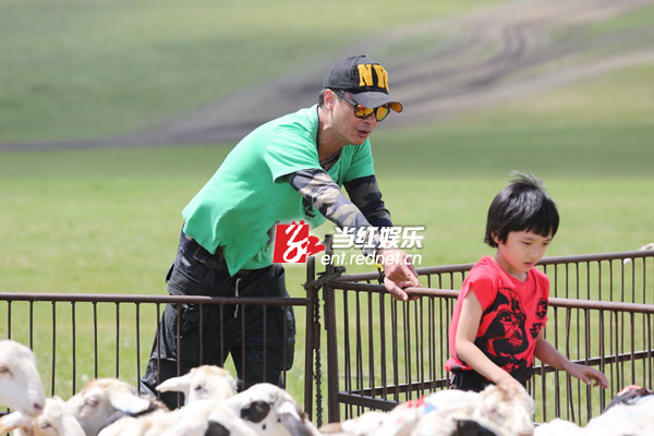 吴镇宇教育非常严格