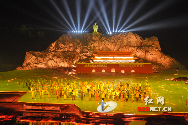 8月20日晚，韶山大型实景剧《中国出了个毛泽东》第121场完美收官。