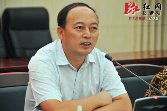 统一思想 岳塘区部署优化“三边”环境工作