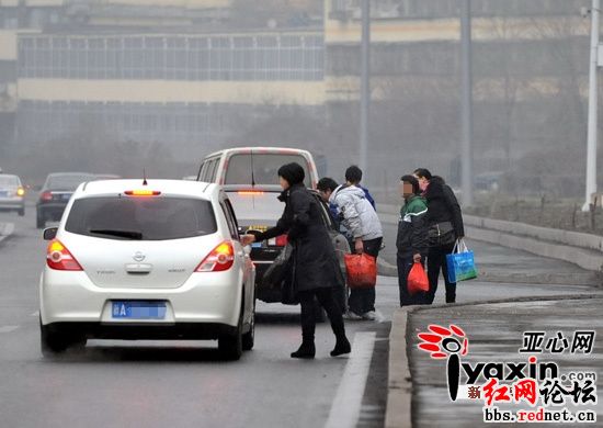 女大学生搭黑车遭司机囚禁性虐，出门你会搭黑车吗？