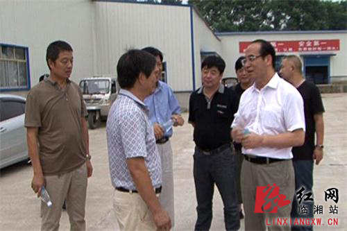 临湘市委副书记、市长龚卫国到药菇山泉饮品公