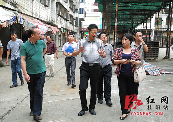 桂阳县委副书记县长庹登军调研交通客运站有关工作