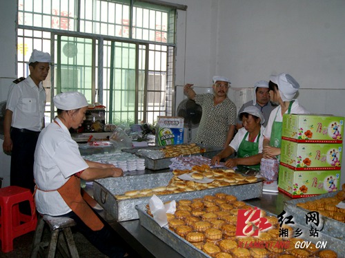 湘乡开展中秋、国庆节前食品安全督查