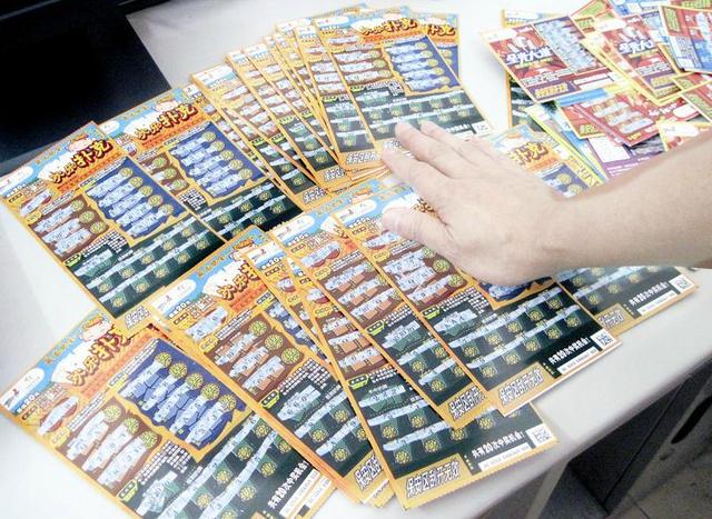 男子痴想一夜暴富偷走5000张彩票 中奖2700元