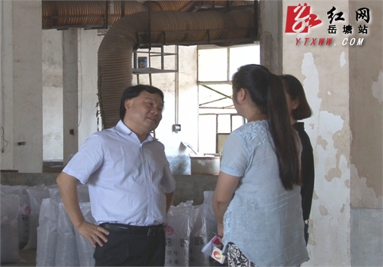 胡伟林就“一号重点工程”接受省级媒体记者采访