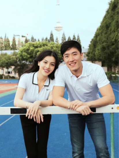 刘翔公布与未婚妻合影微博写下爱情宣言(组图)