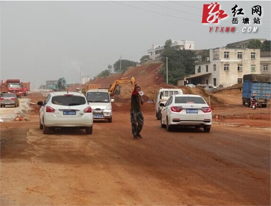东二环（芙蓉大道二期）荷塘段部分路段封闭施工