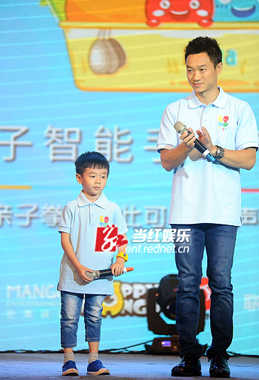 记者 朱青)因"爸爸去哪儿2"(以下简称"爸爸2")而备受关注,杨威9月17日
