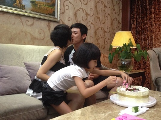 陆毅与鲍蕾甜蜜亲吻