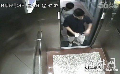 男生被电梯卡死监控曝光 事故经过仅4秒