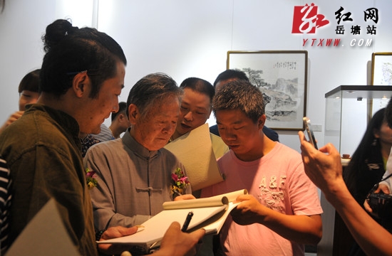 “十指参成——徐秀棠大师艺术展”今日开展