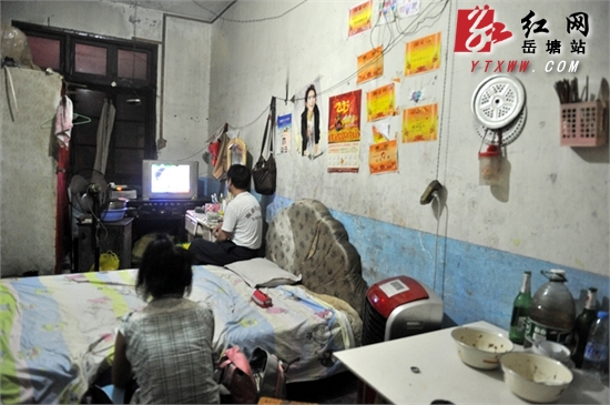来自怀化的运煤农民夫妇：用一车煤托起一个家