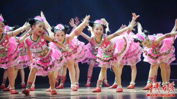 欢乐潇湘娄底专场 舞蹈演绎婆媳相处引喝彩