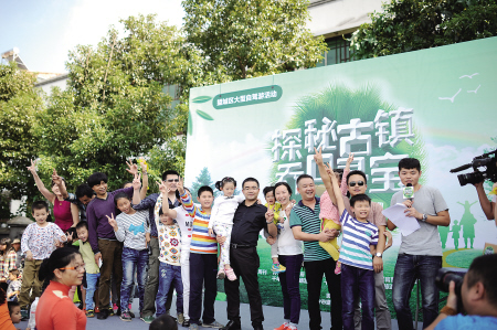 为了迎接国庆黄金周游客的到来,望城区旅游部门已提前在乔口、靖港等古镇进行“预热”,为即将到来的游客准备了各种丰盛“大餐”。周斌 摄
