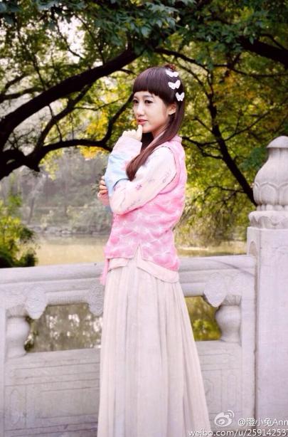 亮眼的古装扮相，清秀的脸庞，北大小师妹非常符合师妹气质