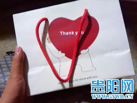 大一新生获开学礼包