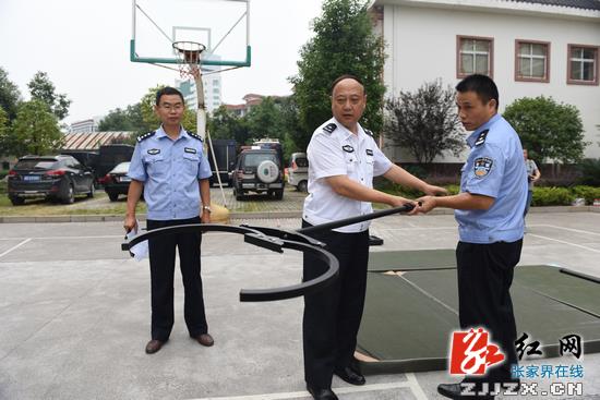 【警视窗】张家界市公安局发放新式警用装备 提高应急处突能力